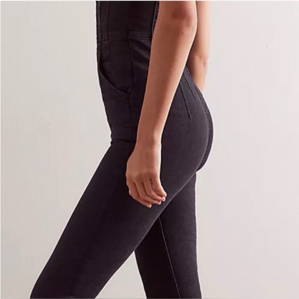 Free People Black Short-Sleeve Fitted Jumpsuit - Picture 4 of 9